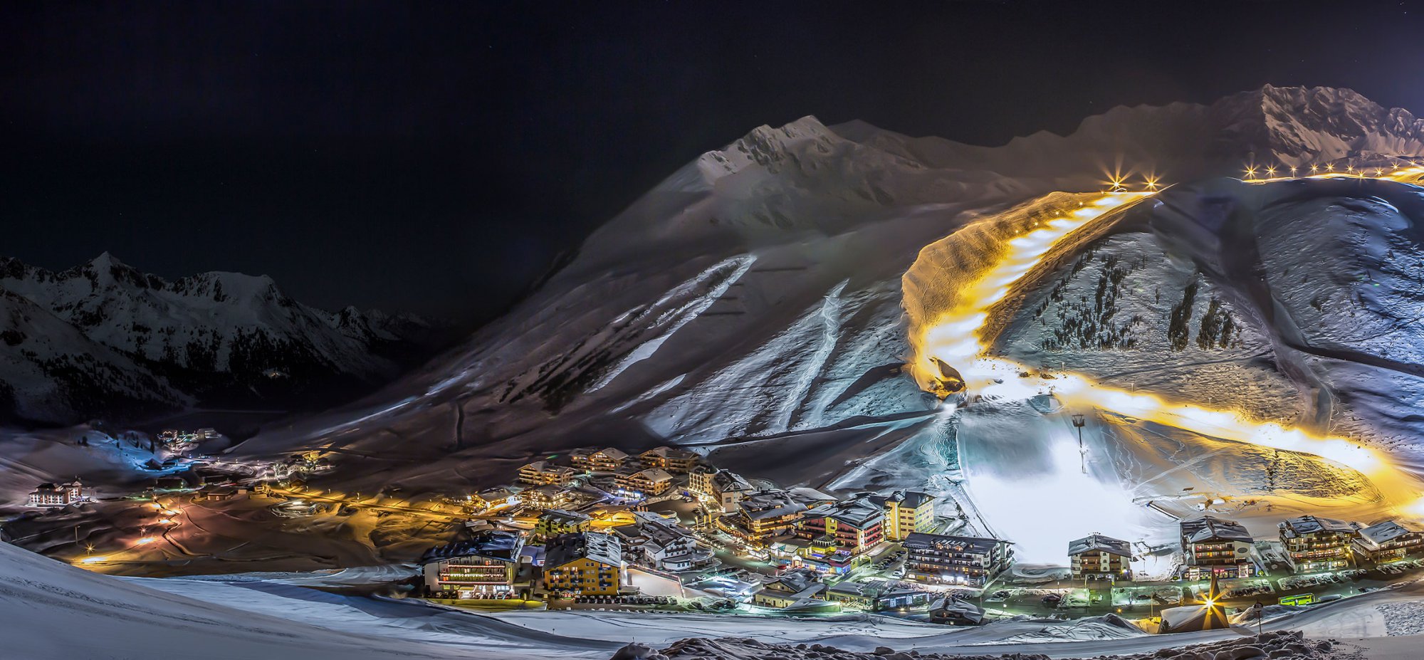 Action and fun at the night ski at the Kühtai, Tyrol