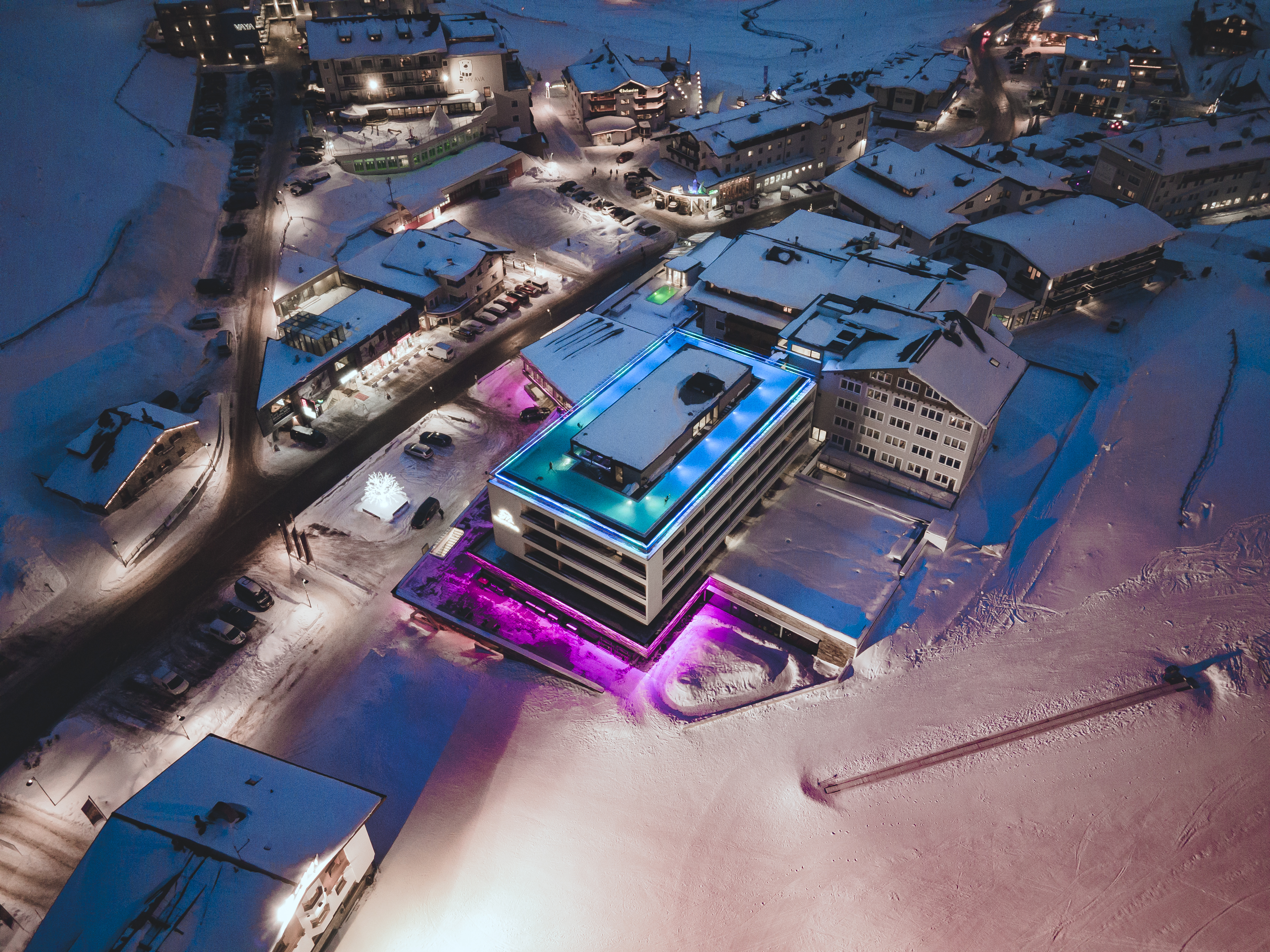 Skypool Nightwaim